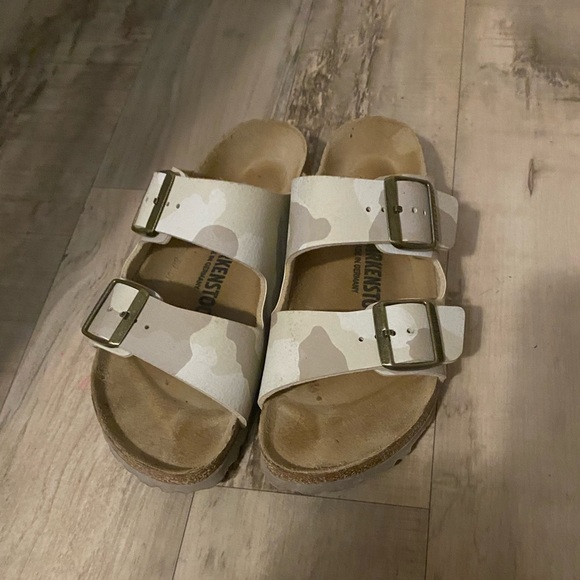 Camo Arizona Birkenstocks - Picture 1 of 4